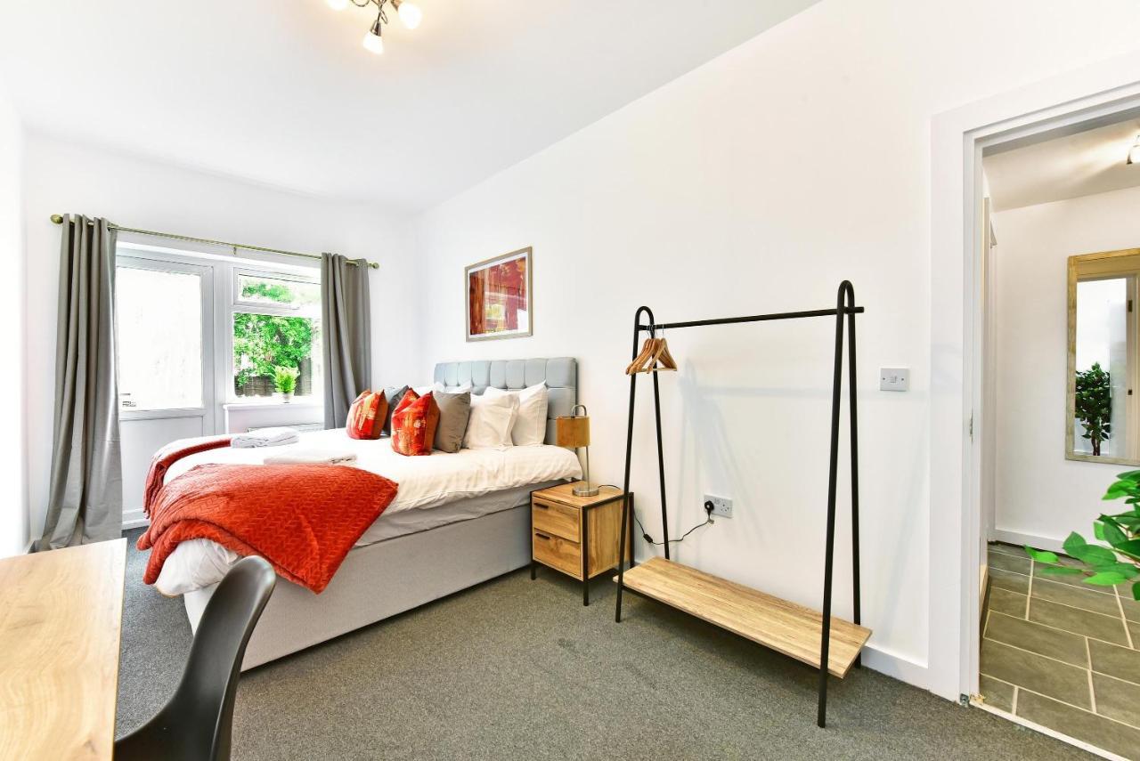 West Ealing Serviced Apts- 2 Bedroom 2 Bath Parking Near Station With Off Street Parking By 360Stays Exterior foto